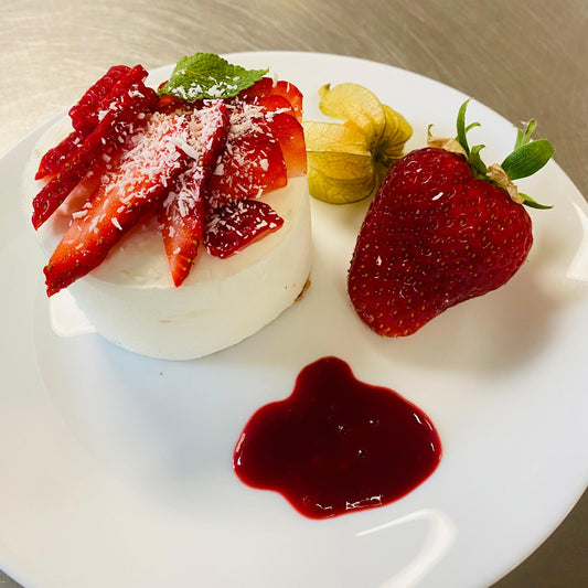 Thursday 15/05: Coconut blancmange, strawberries and garnishes