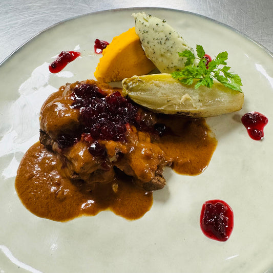 Nouvel An: Plat: Civet de marcassin aux airelles et ses deux purées