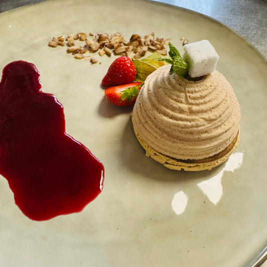Donderdag 12/11: « Royal Mont Blanc »: macaronkap natuurlijk, kastanjecrème, kastanjemousse, meringue-insert, vanillemarshmallow