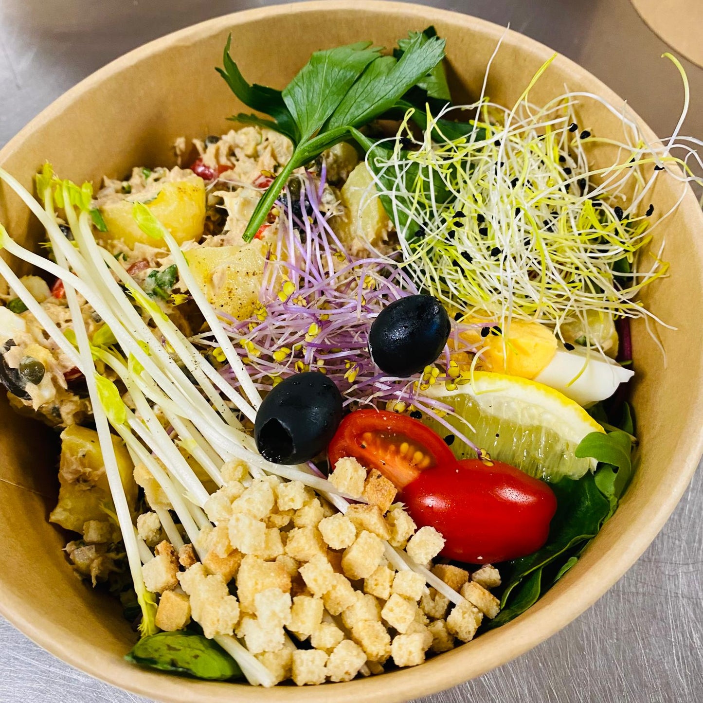 Dinsdag 01/09: Aardappelsalade met tonijn, olijven, tomaten en kappertjes