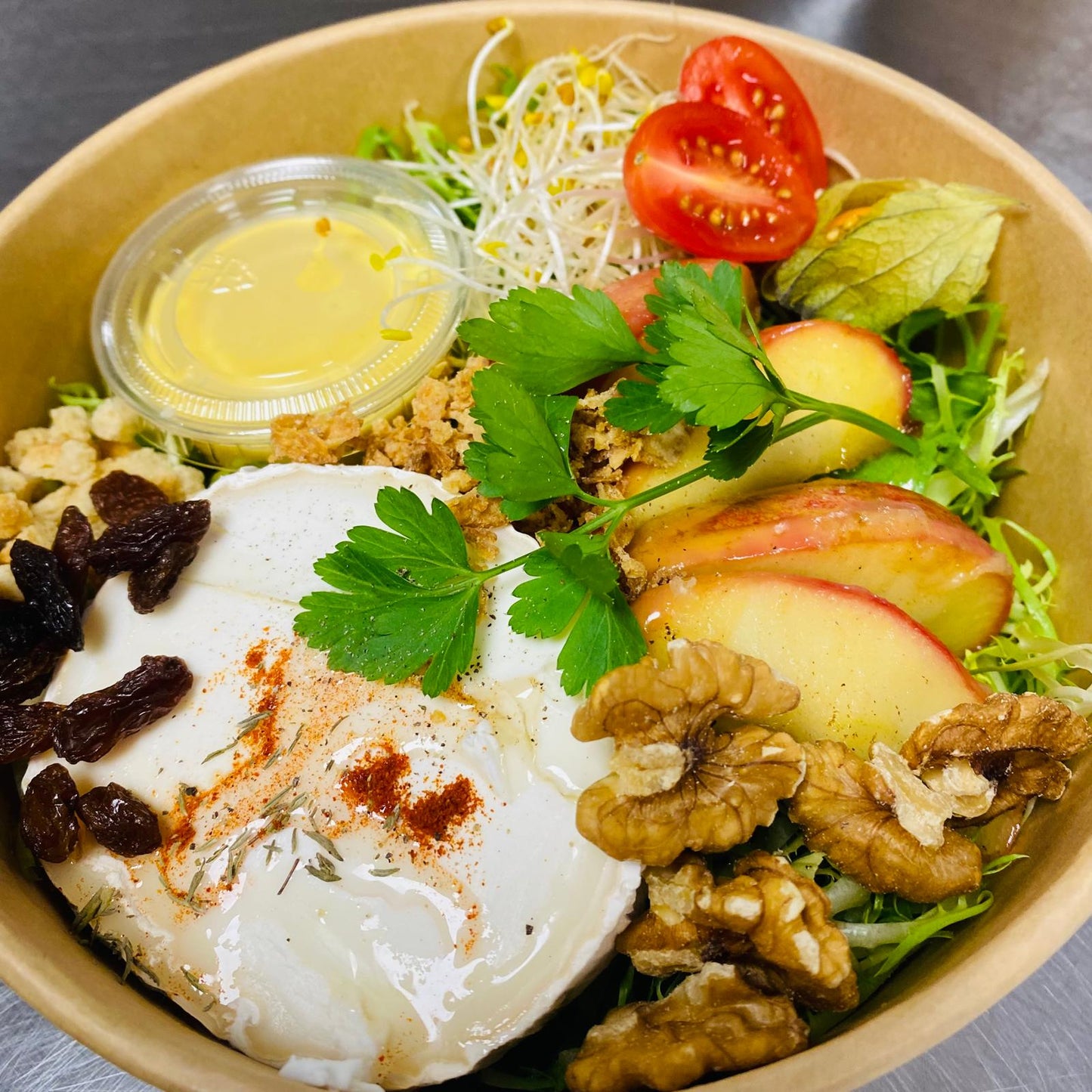 Donderdag 18/12: Krulandijviesalade met belegen geitenkaas, honing en walnoten