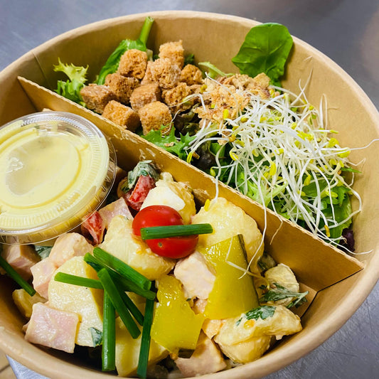 Dinsdag 04/11: Salade uit Piemonte (aardappelen, hardgekookte eieren, ham, augurk) en garnituren