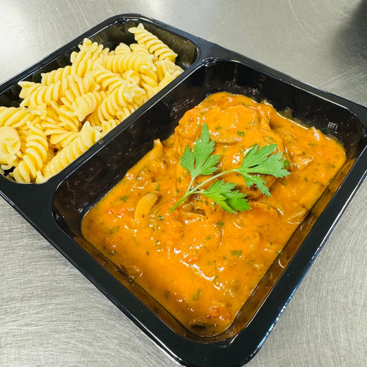 Pavé de dindonneau, crème de tomates aux champignons et fusilli